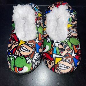 SUPER MARIO & DONKEY KONG Fuzzy Babba Slippers Size S/M (8-13) house shoes kids